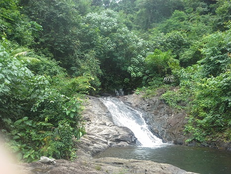Kiri Phet Waterfall. Take a refreshing bath.